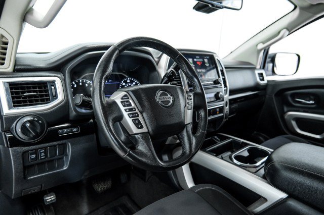 Used 2021 Nissan Titan SV w/ SV Convenience Package AWD/4WD image 12