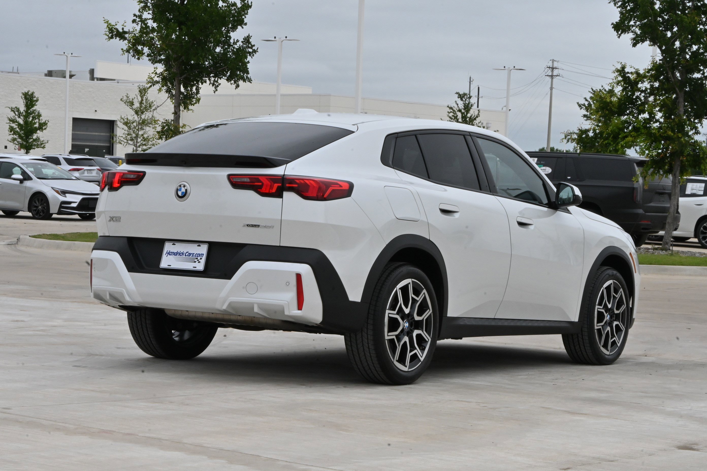 Certified 2025 BMW X2 xDrive28i AWD/4WD image 9