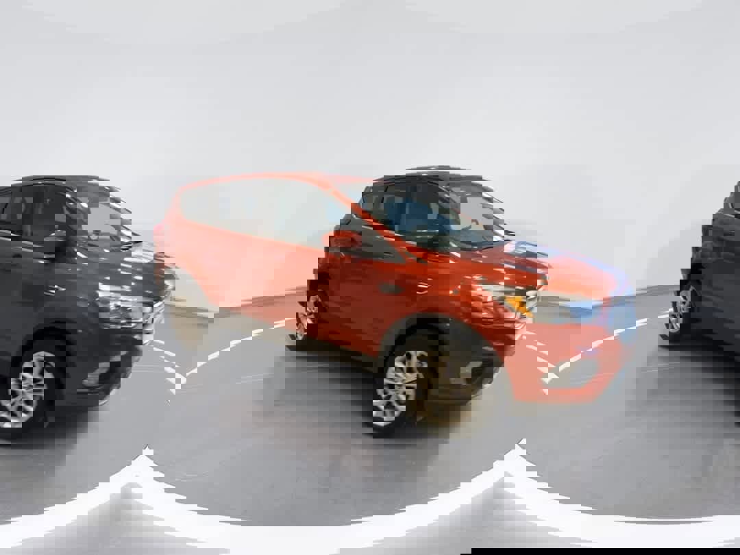 Used 2019 Ford Escape SE image 2