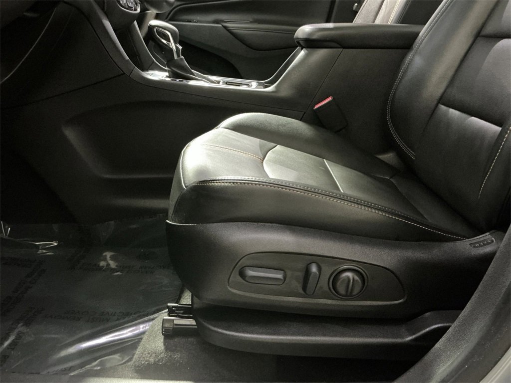 Used 2023 Chevrolet Equinox Premier image 22