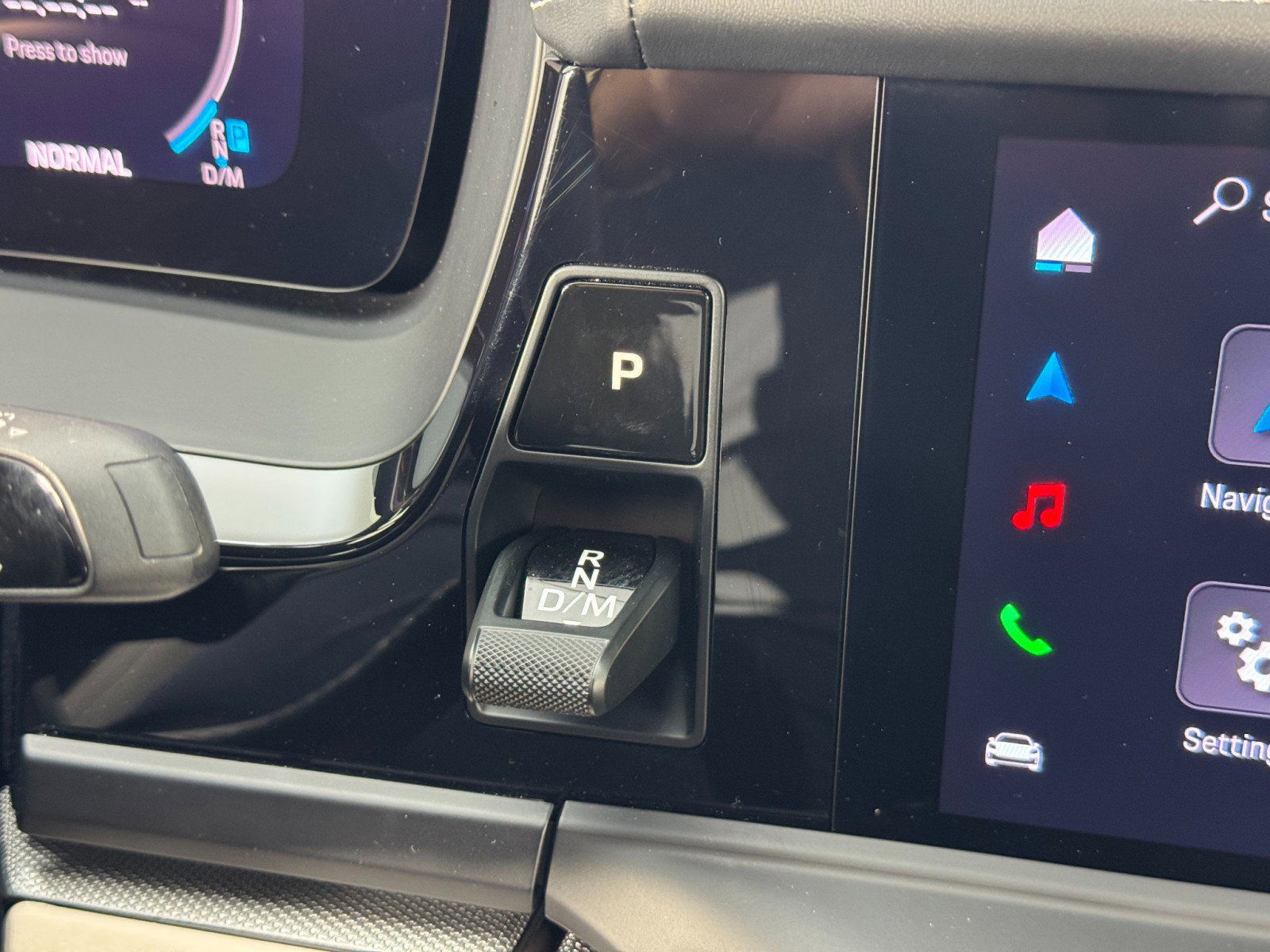 Used 2024 Porsche Panamera 4 w/ Premium Package image 23