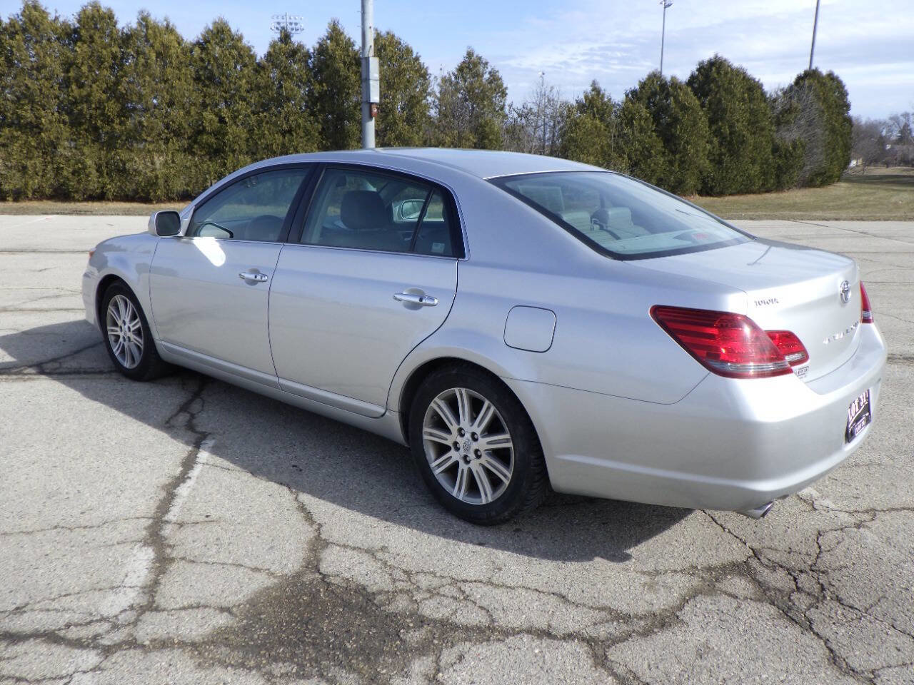 Used 2008 Toyota Avalon XL FWD image 3