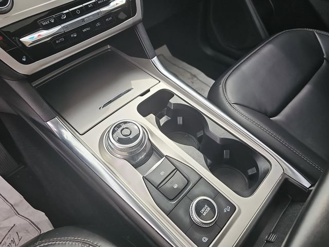 Used 2022 Ford Explorer XLT w/ Equipment Group 202A image 29