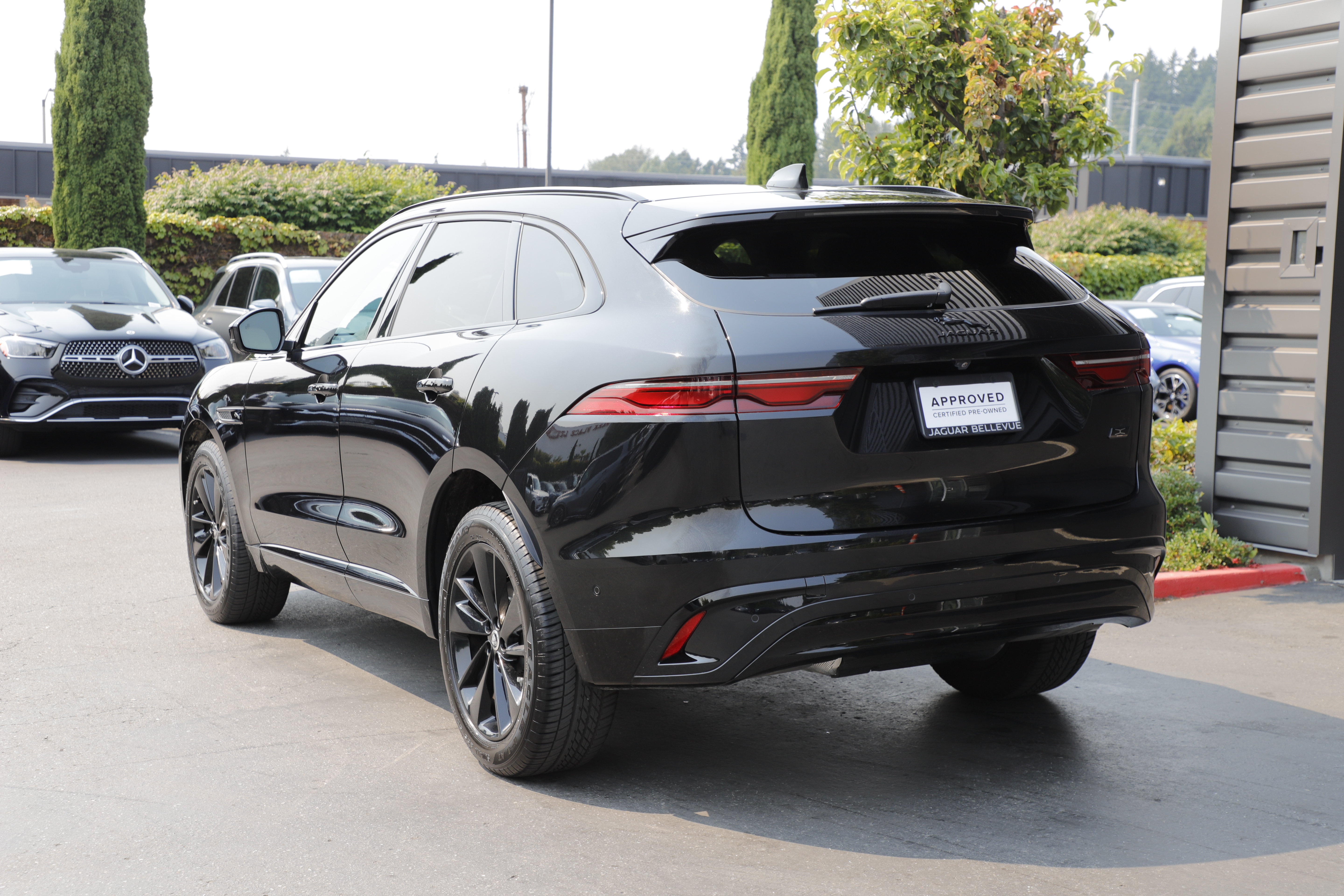 Certified 2026 Jaguar F-PACE R-Dynamic S AWD/4WD image 6