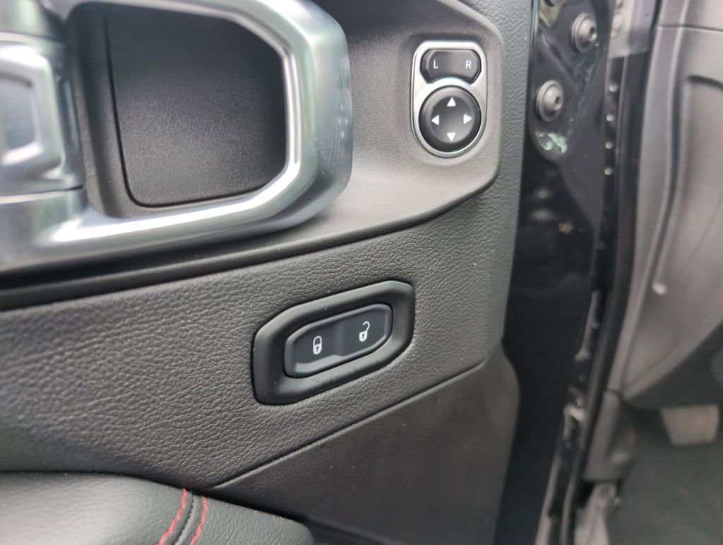 Used 2023 Jeep Gladiator Rubicon image 16