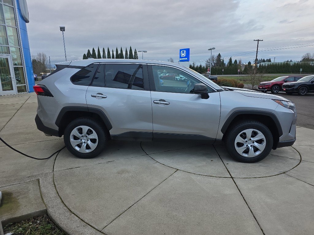 Used 2023 Toyota RAV4 LE image 8