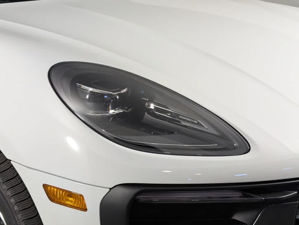 Used 2026 Porsche Macan Turbo AWD/4WD image 15
