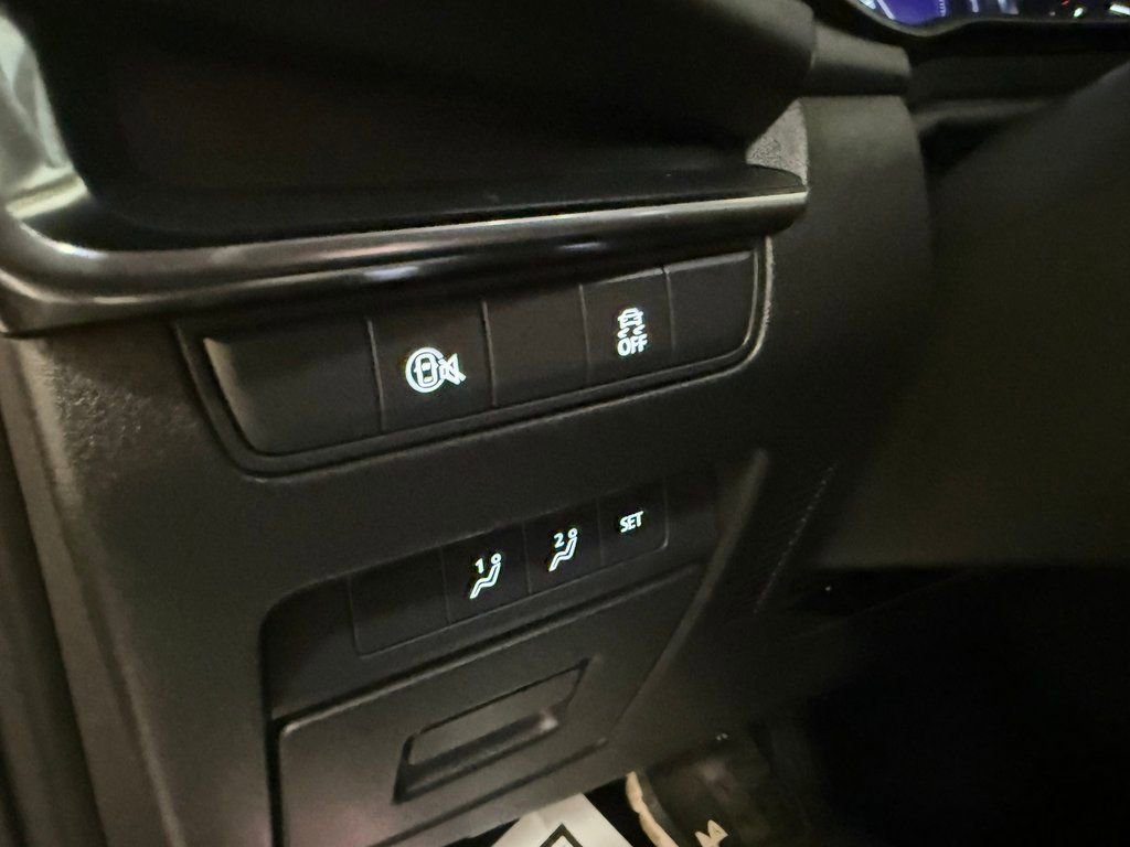 Used 2025 MAZDA MAZDA3 s image 37