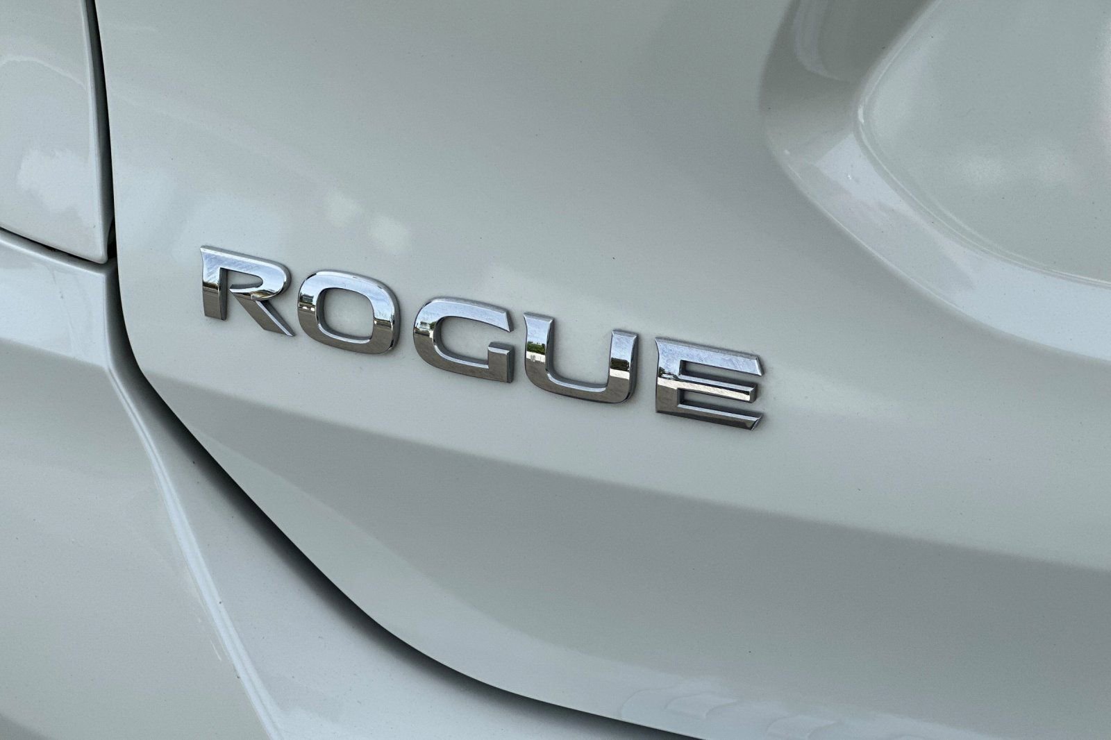 Used 2019 Nissan Rogue SV image 21