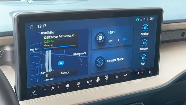 Used 2025 Ford Maverick Lariat AWD/4WD image 16