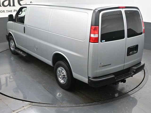Used 2024 Chevrolet Express 3500 image 31