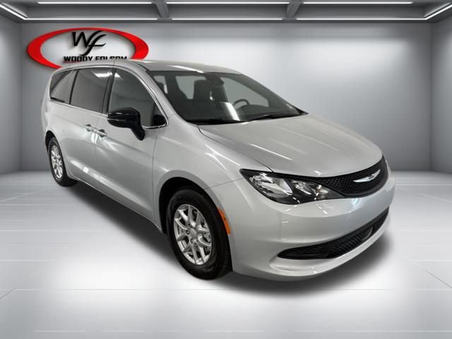 New 2026 Chrysler Voyager LX image 3