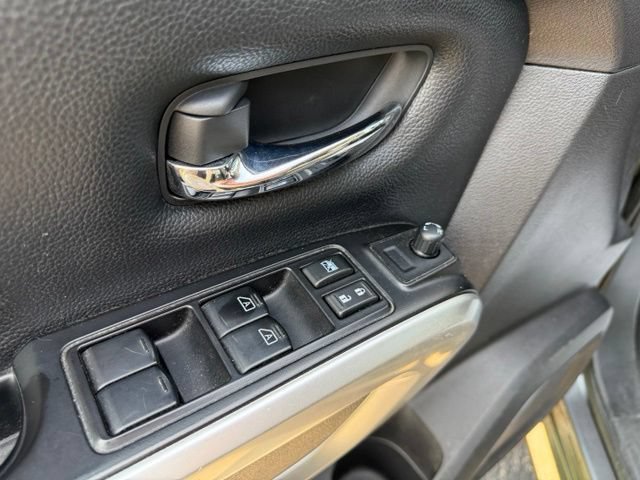 Used 2017 Nissan Titan S AWD/4WD image 10