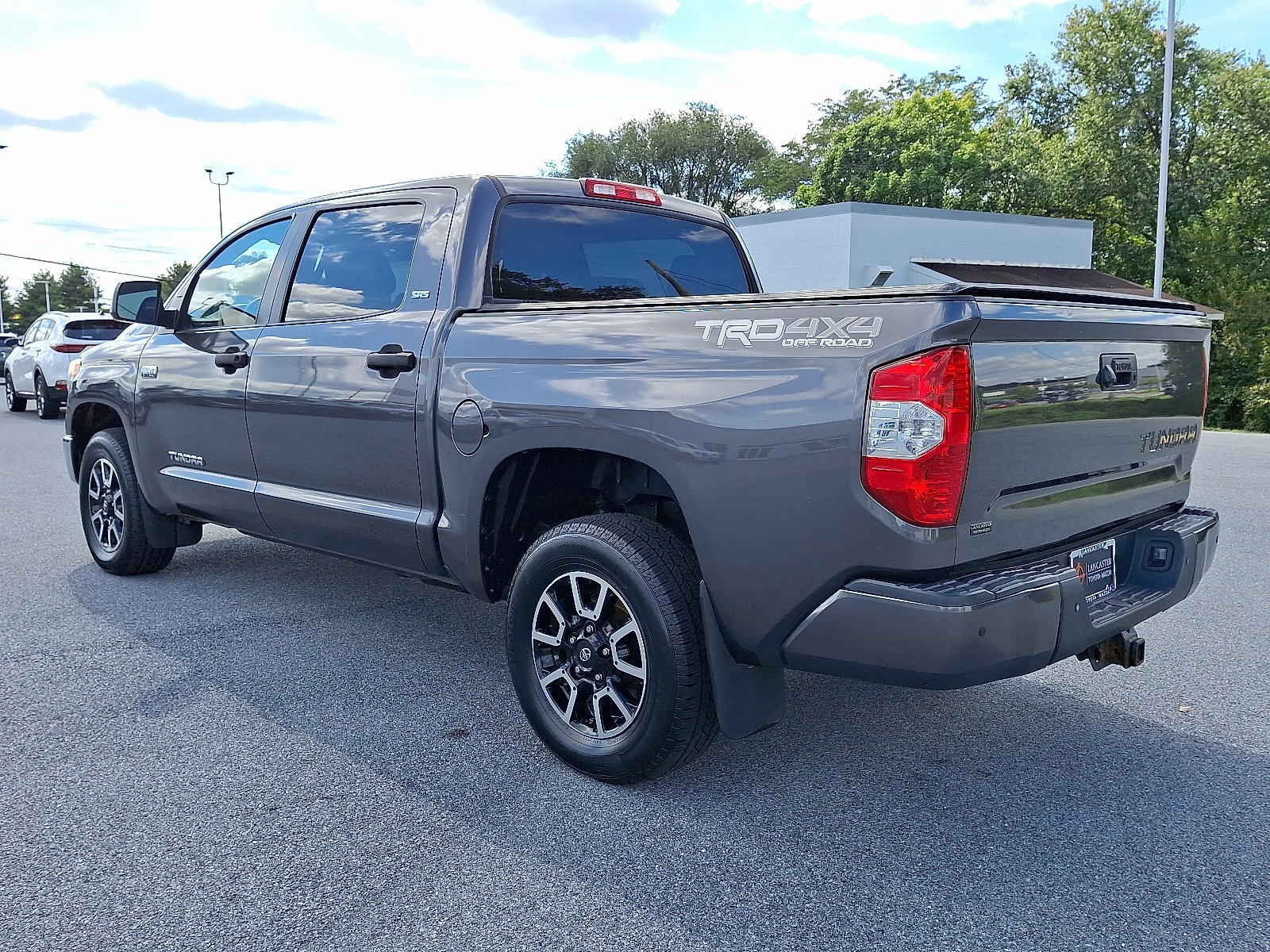 Used 2016 Toyota Tundra SR5 image 5