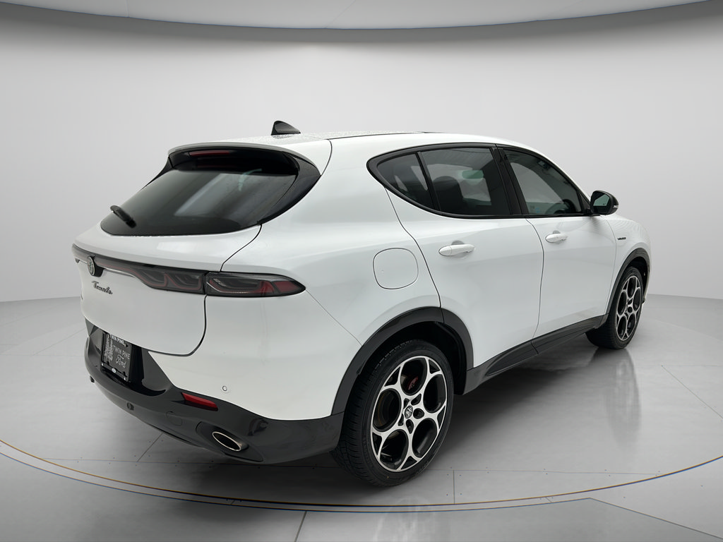Used 2024 Alfa Romeo Tonale Veloce AWD/4WD image 5
