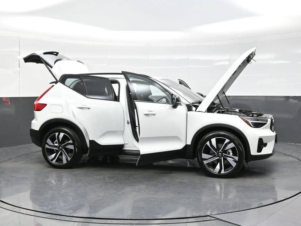 New 2026 Volvo XC40 B5 Ultra w/ Climate Package AWD/4WD image 45