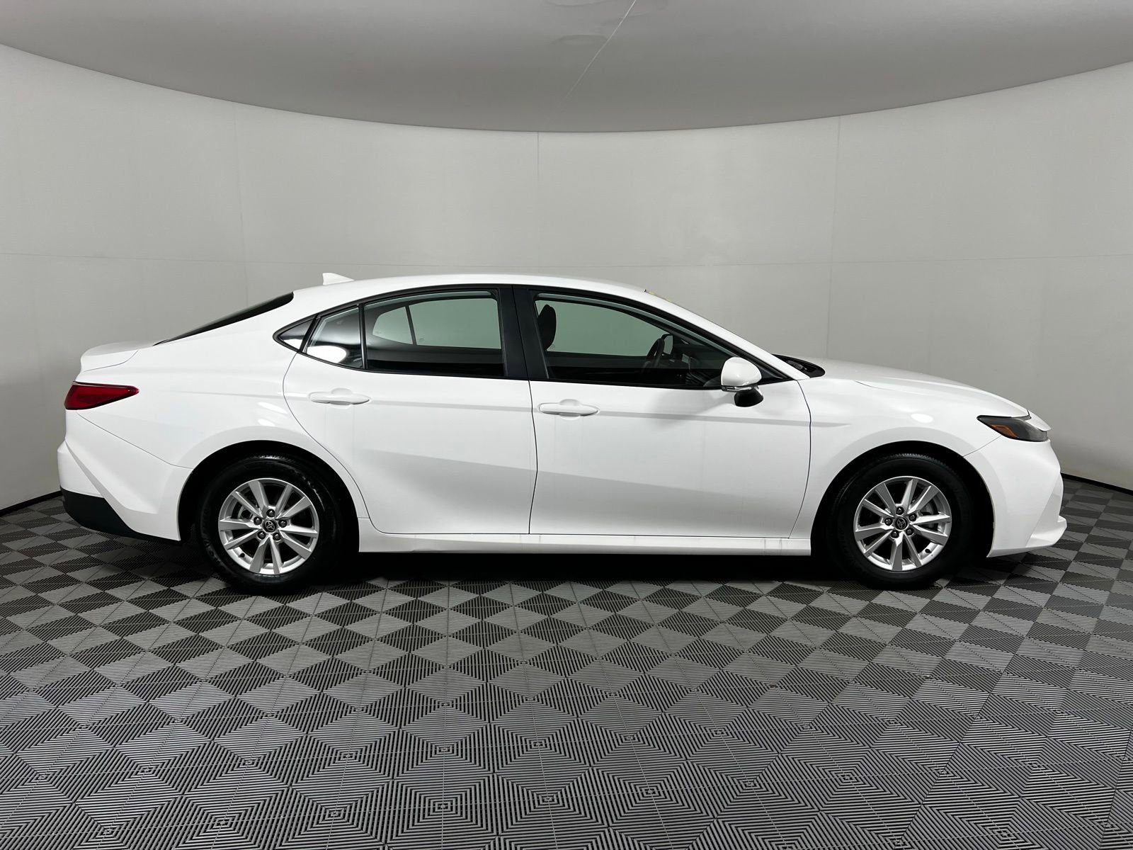 Certified 2025 Toyota Camry LE image 4