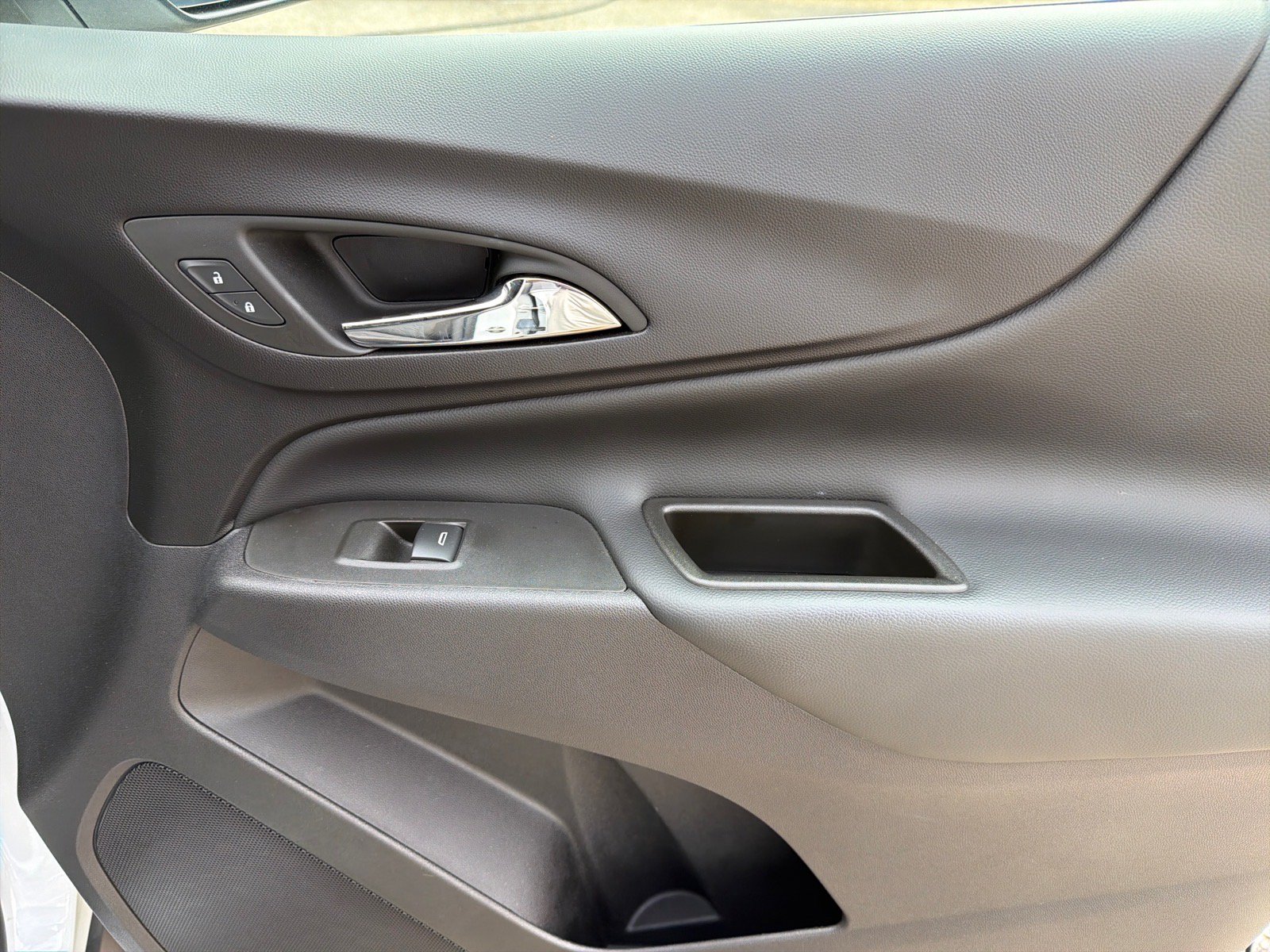 Used 2024 Chevrolet Equinox LT w/ LPO, Floor Liner Package FWD image 21