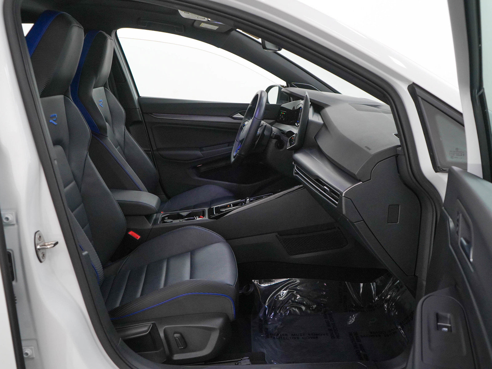 Used 2025 Volkswagen Golf AWD/4WD image 10