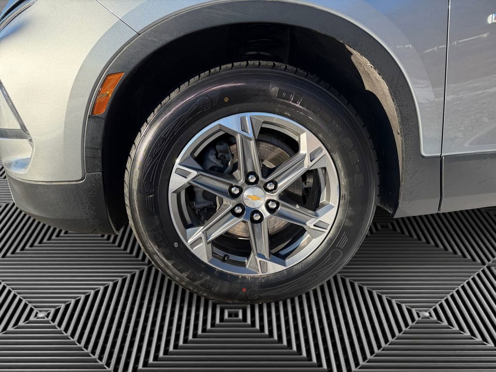 Used 2023 Chevrolet Blazer LT w/ Convenience Package image 9