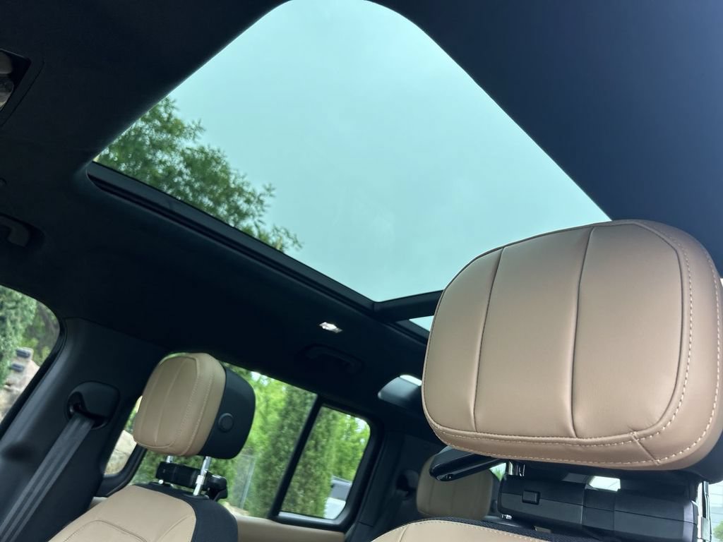 Used 2026 Land Rover Defender 110 X AWD/4WD image 19
