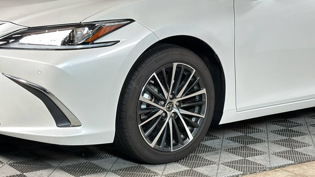 Certified 2024 Lexus ES 350 w/ Premium Package FWD image 4