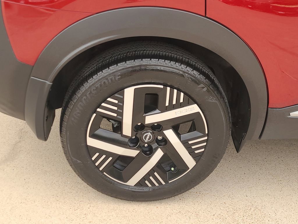 Certified 2025 Nissan Kicks SV FWD image 6