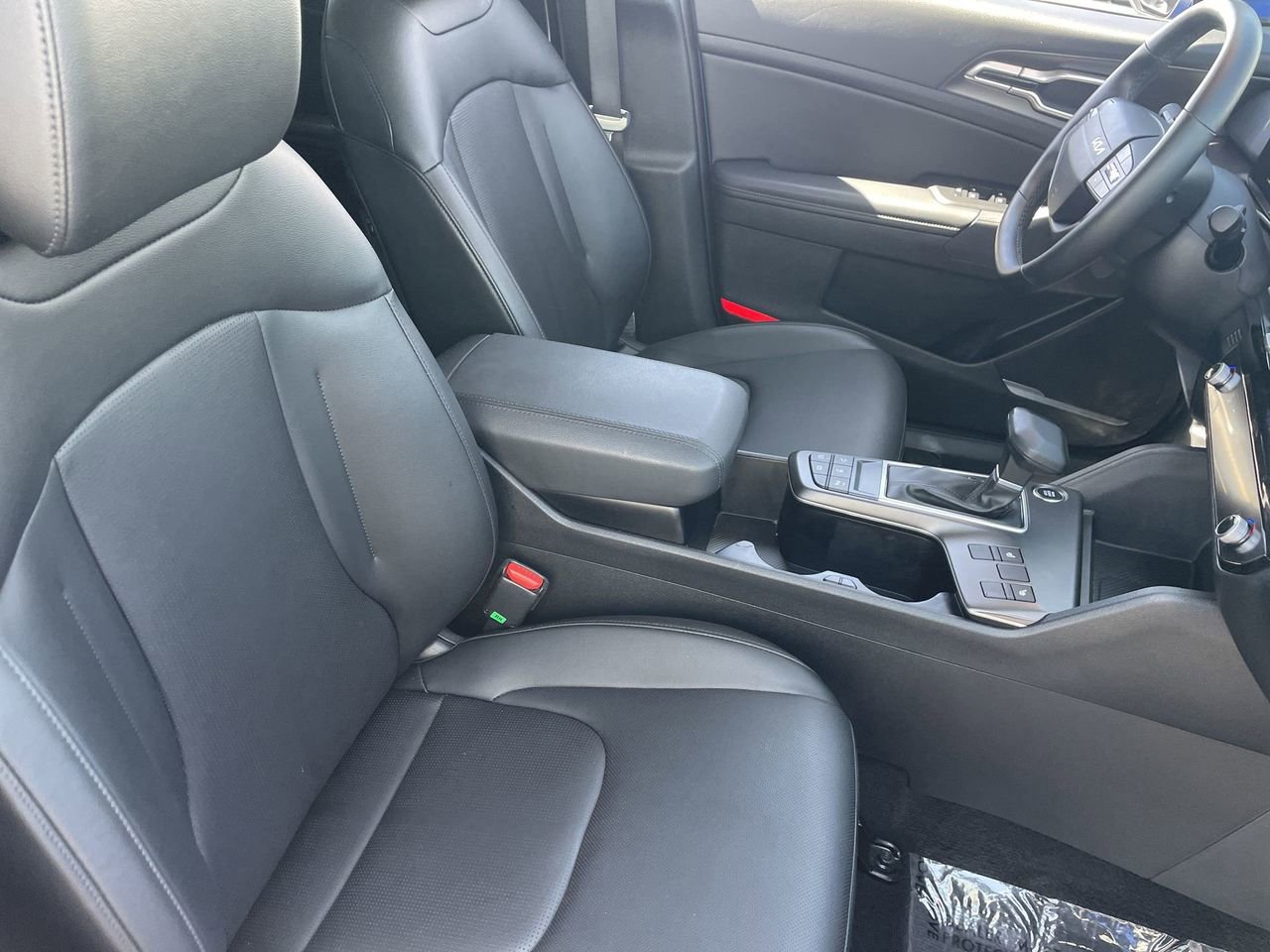 Certified 2026 Kia Sportage EX FWD image 10