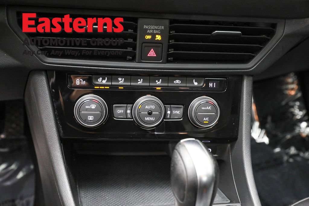 Used 2021 Volkswagen Jetta SE w/ SE Cold Weather Package image 20