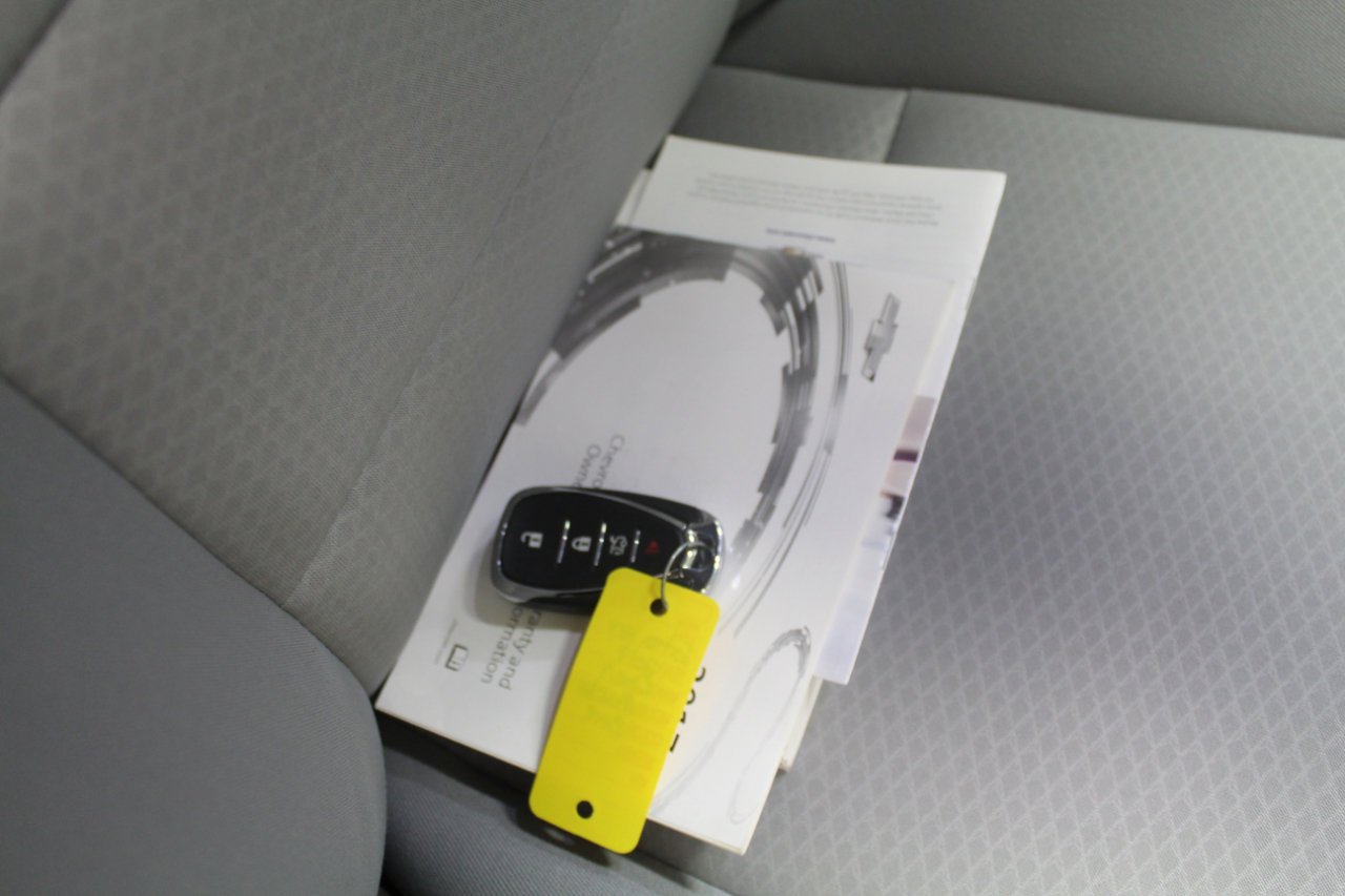 Used 2017 Chevrolet Malibu LT image 23