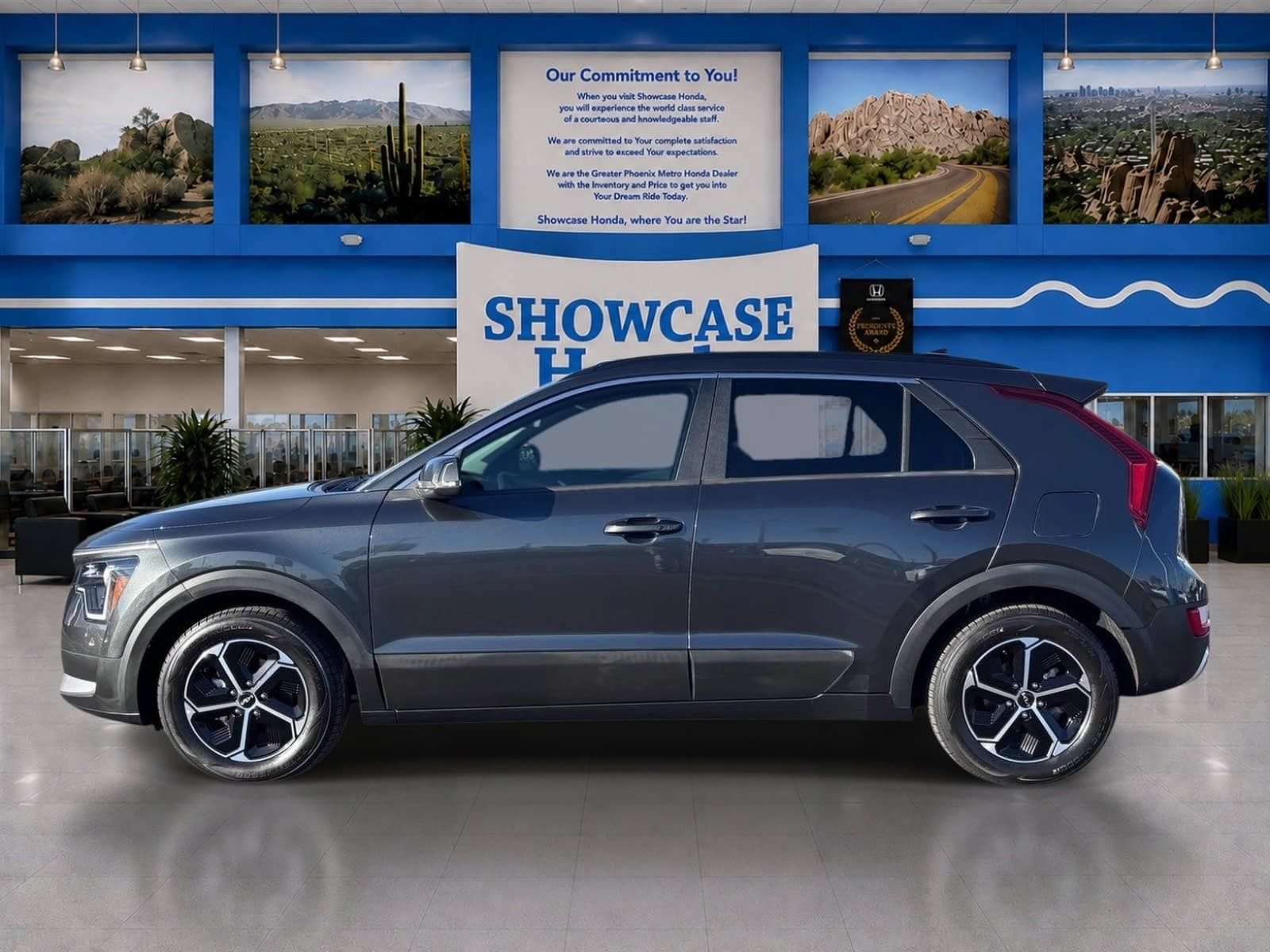 Used 2024 Kia Niro EX FWD image 4