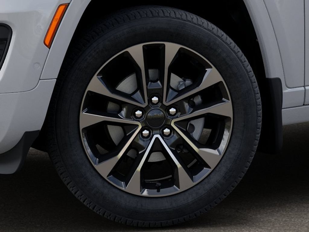 New 2025 Jeep Grand Cherokee L Overland w/ Luxury Tech Group IV AWD/4WD image 8