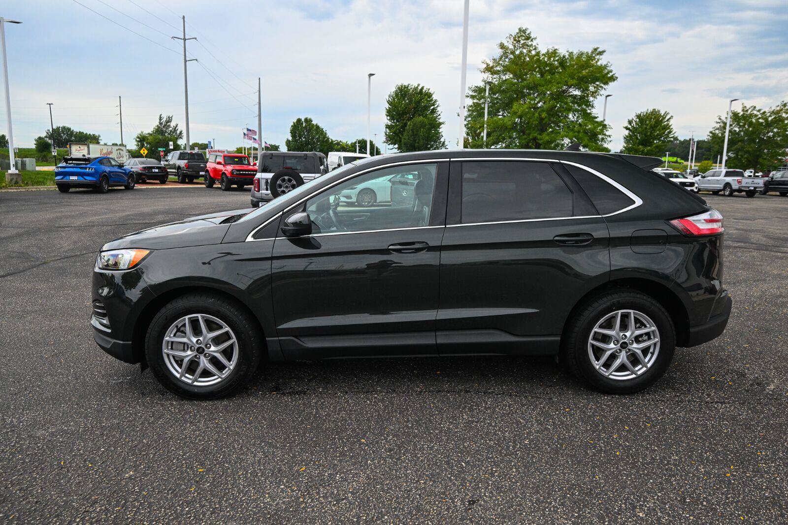 Used 2023 Ford Edge SEL AWD/4WD image 8