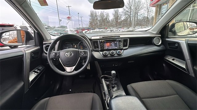 Used 2018 Toyota RAV4 LE image 8