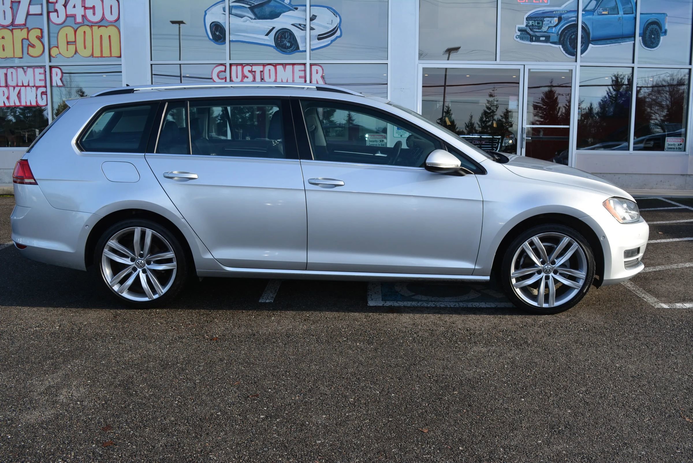 Used 2016 Volkswagen Golf SEL image 8