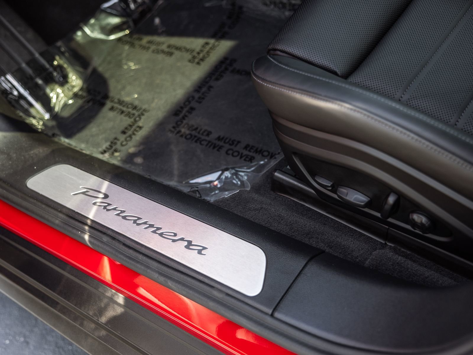 Certified 2025 Porsche Panamera 4 image 26