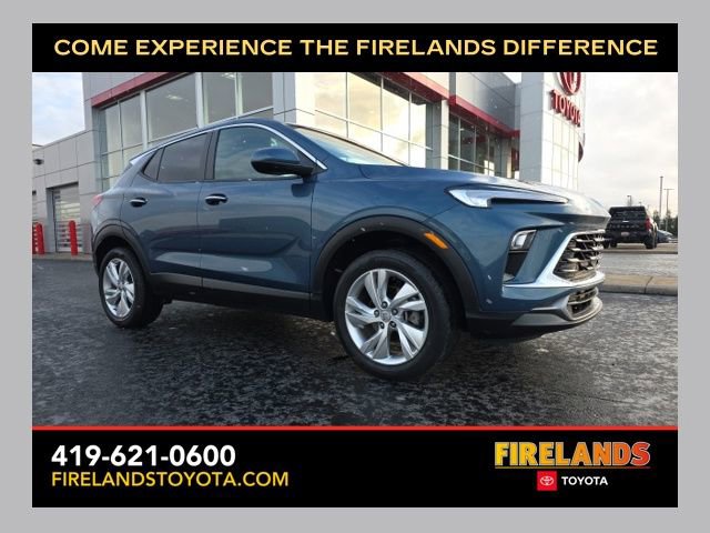 Used 2024 Buick Encore GX Preferred w/ Comfort Package image 1