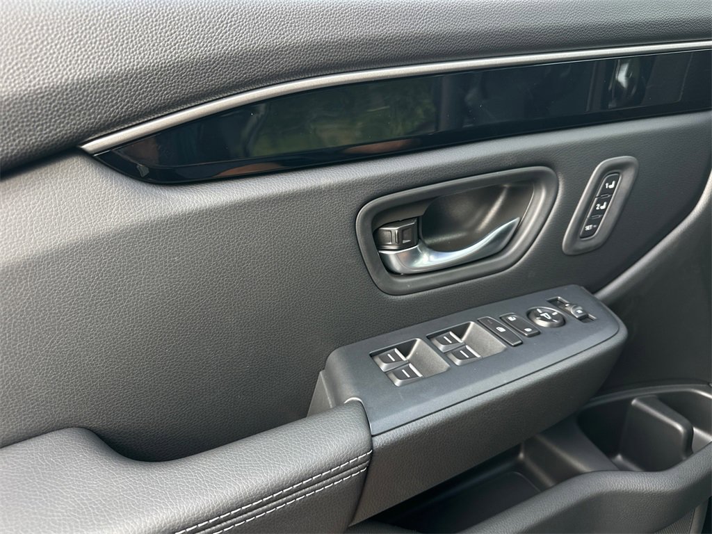 New 2025 Honda Pilot Touring image 36