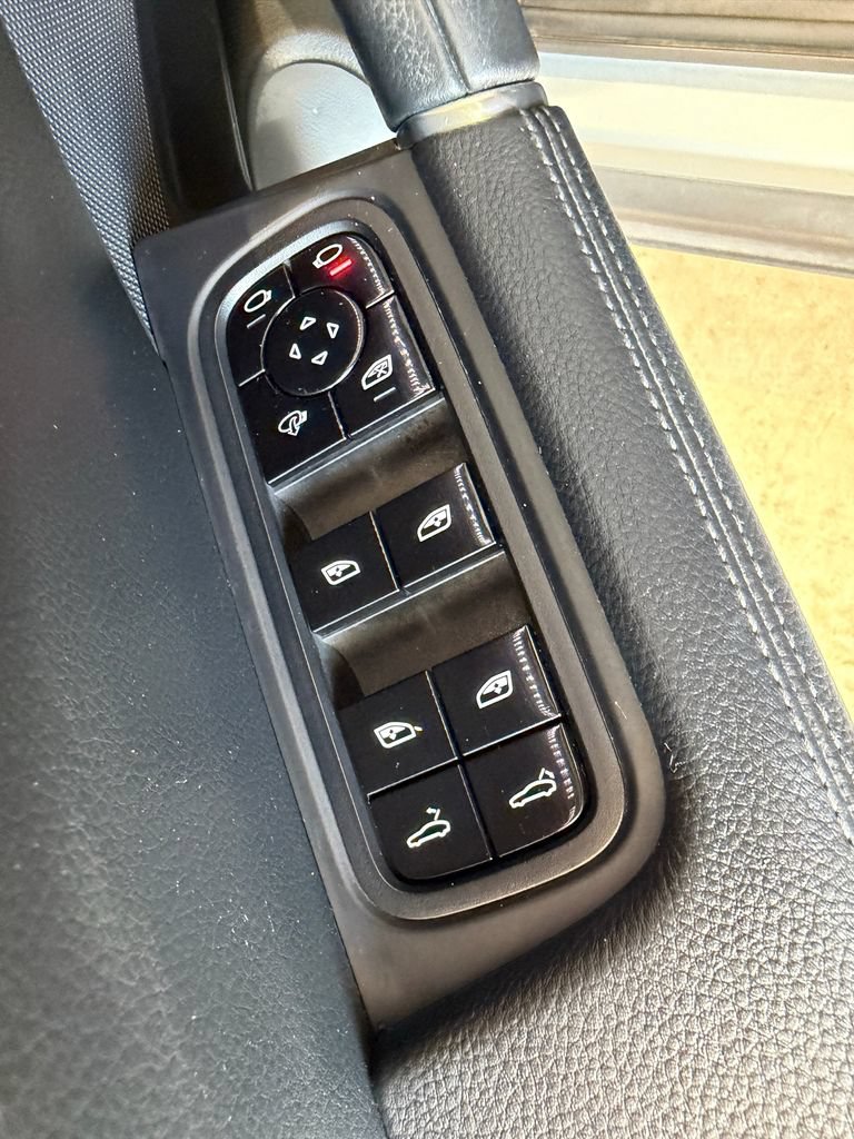 Certified 2021 Porsche Cayenne Coupe AWD/4WD image 27
