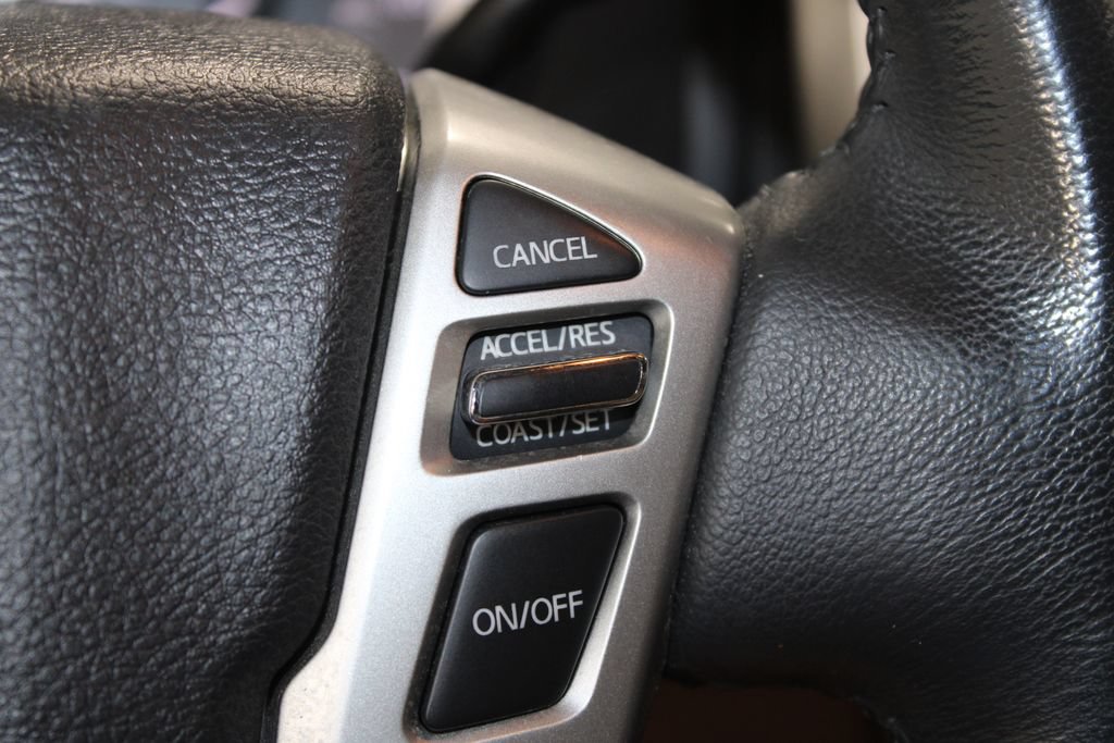 Used 2017 Nissan Titan SL RWD image 37