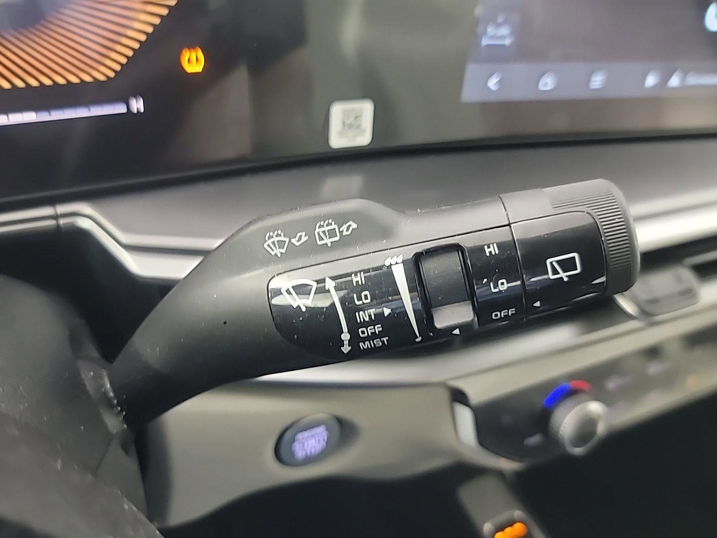 Used 2025 Kia Sorento S image 28