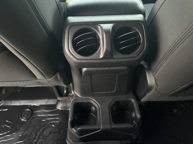 Used 2022 Jeep Wrangler Unlimited Sport image 28