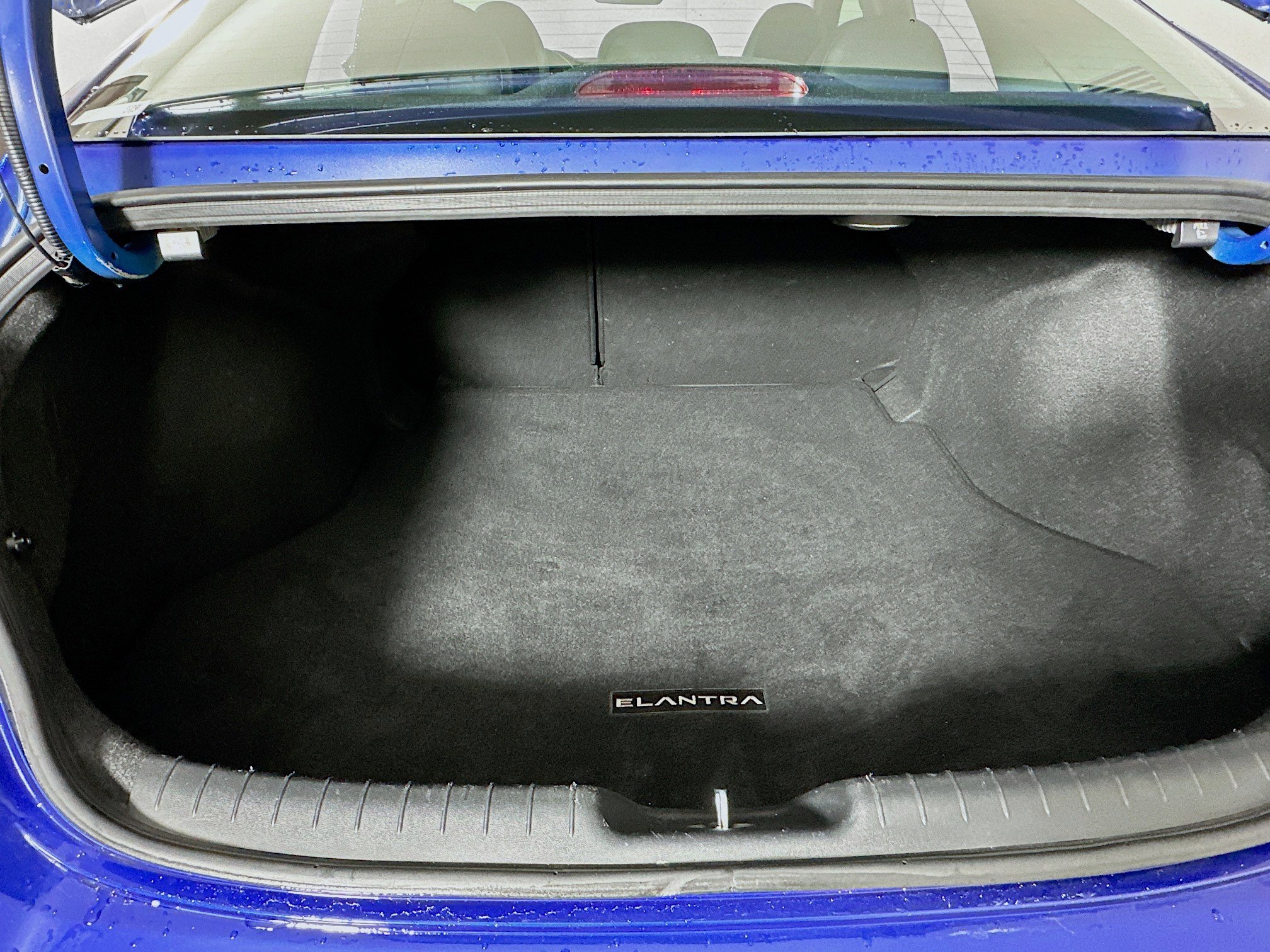 Used 2023 Hyundai Elantra Limited w/ Cargo Package image 29