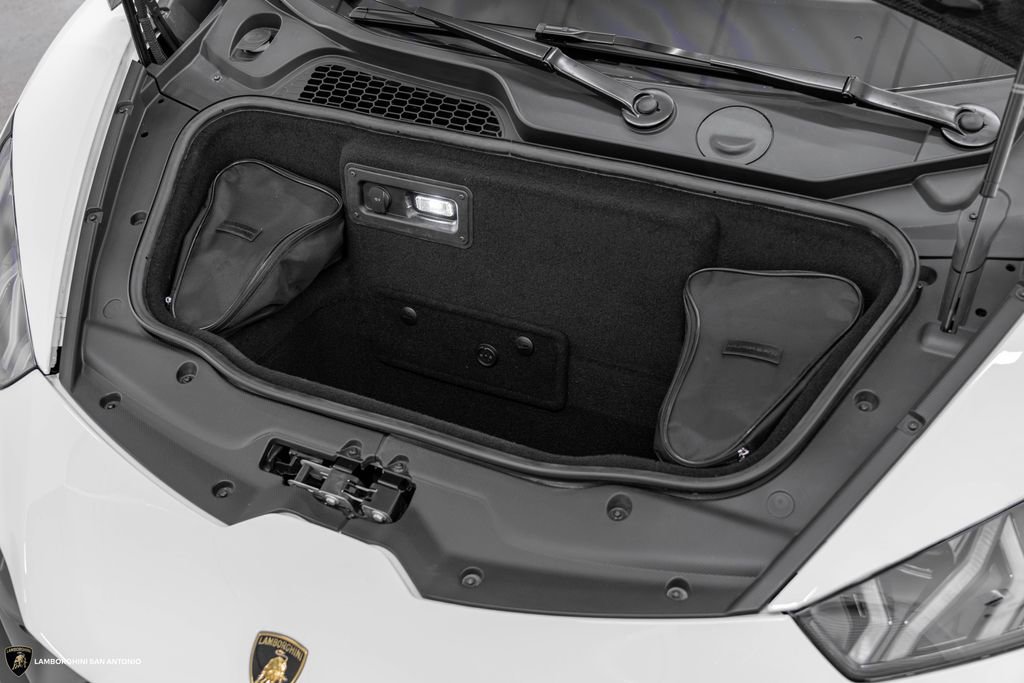 Used 2023 Lamborghini Huracan Tecnica image 13