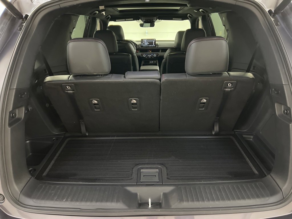 Used 2025 Honda Pilot Black Edition image 39