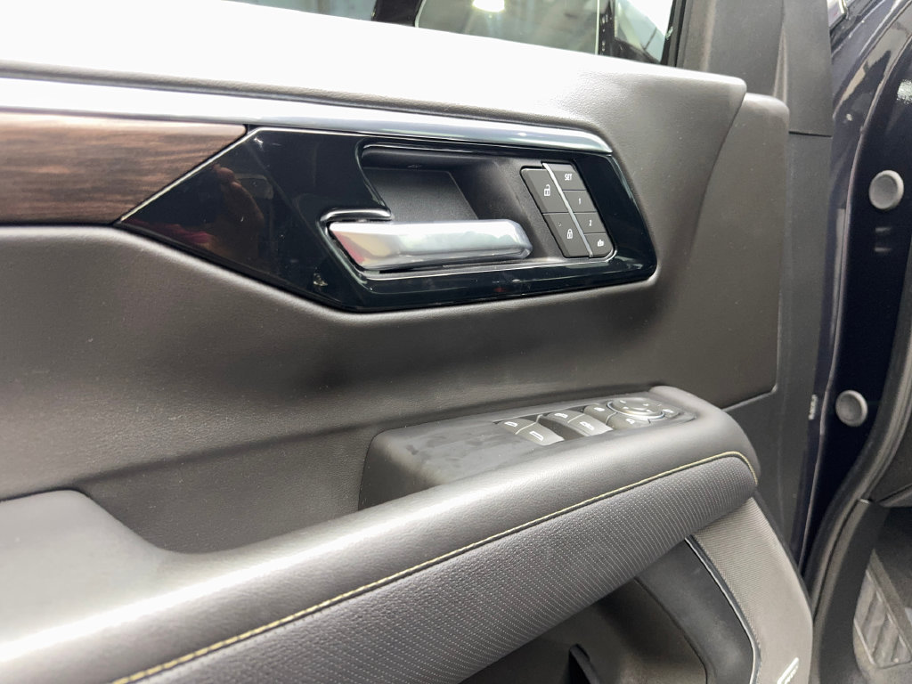 Used 2025 Chevrolet Tahoe Premier RWD image 34