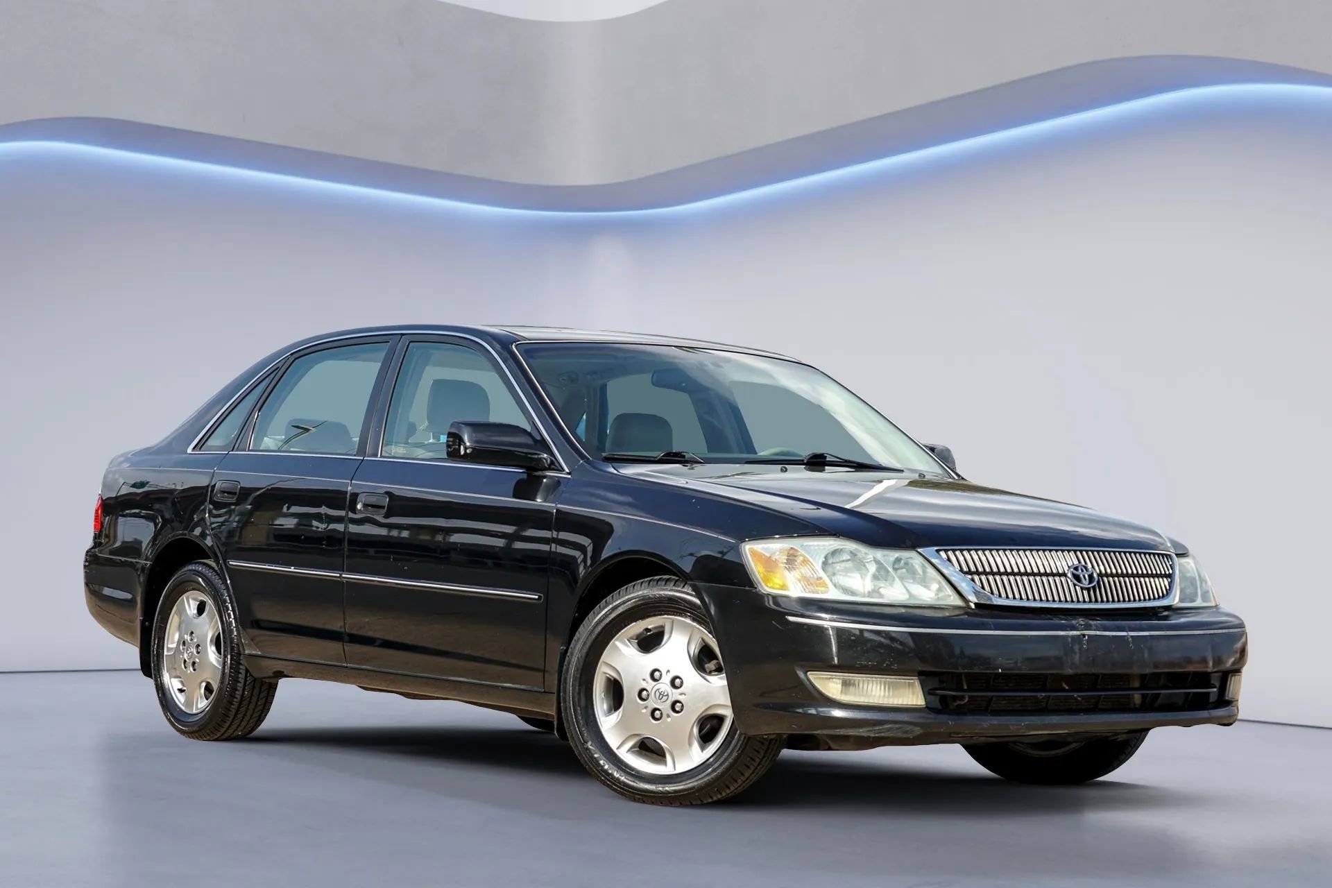 Used 2004 Toyota Avalon XLS image 1