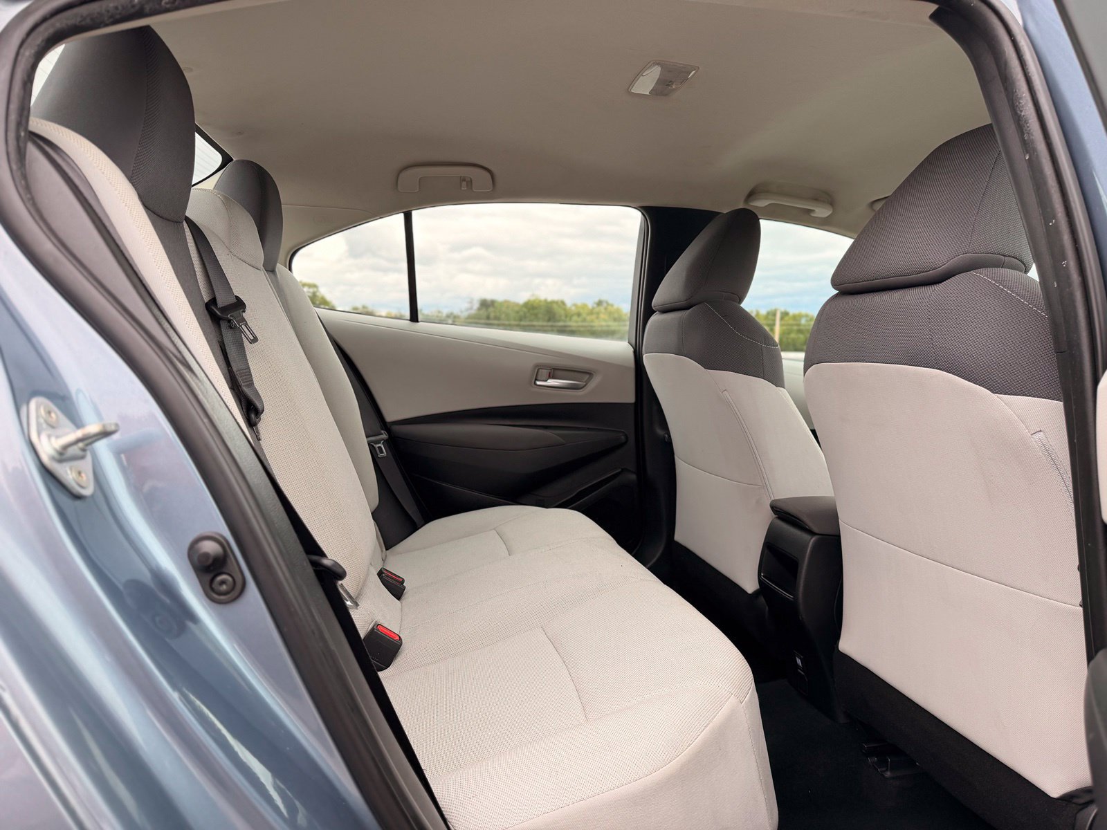 Used 2020 Toyota Corolla L FWD image 18