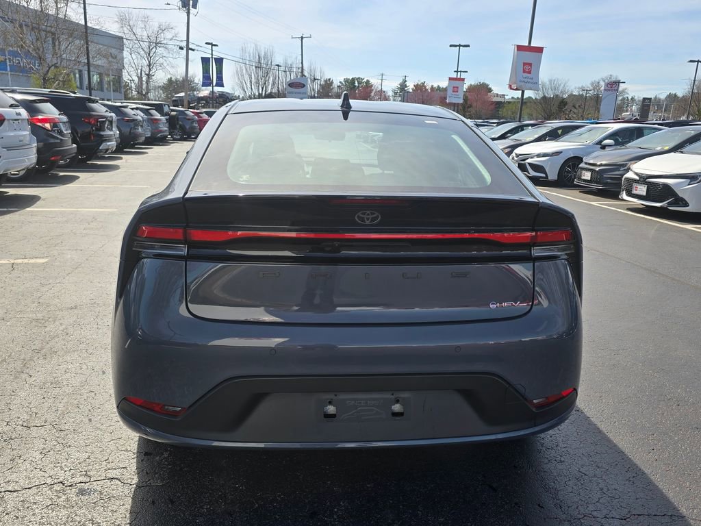 Used 2024 Toyota Prius LE AWD/4WD image 6