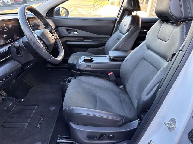 Used 2023 Nissan Ariya AWD image 16